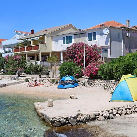 Apartments By The Sea Mandre, Pag - 3084 Kolan Dış mekan fotoğraf