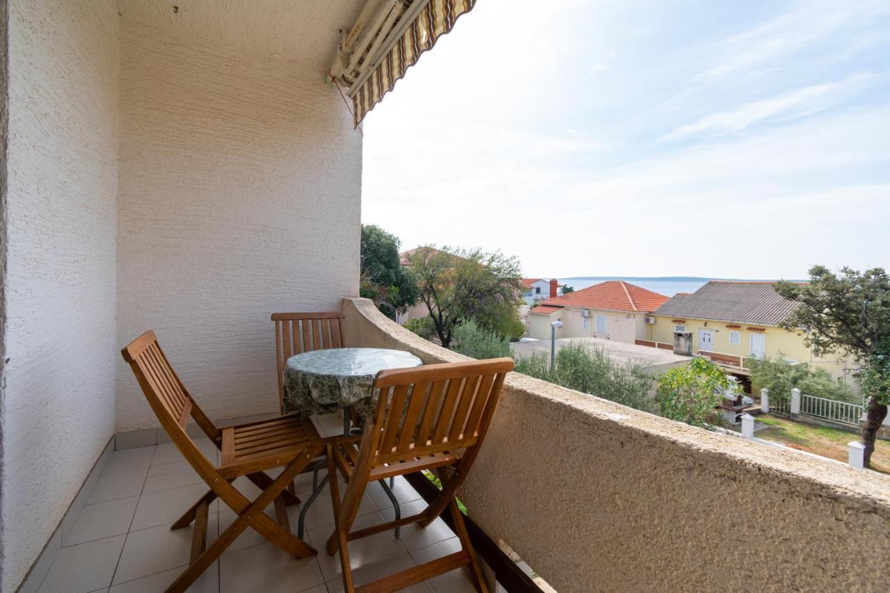 Apartments By The Sea Mandre, Pag - 3084 Kolan Dış mekan fotoğraf