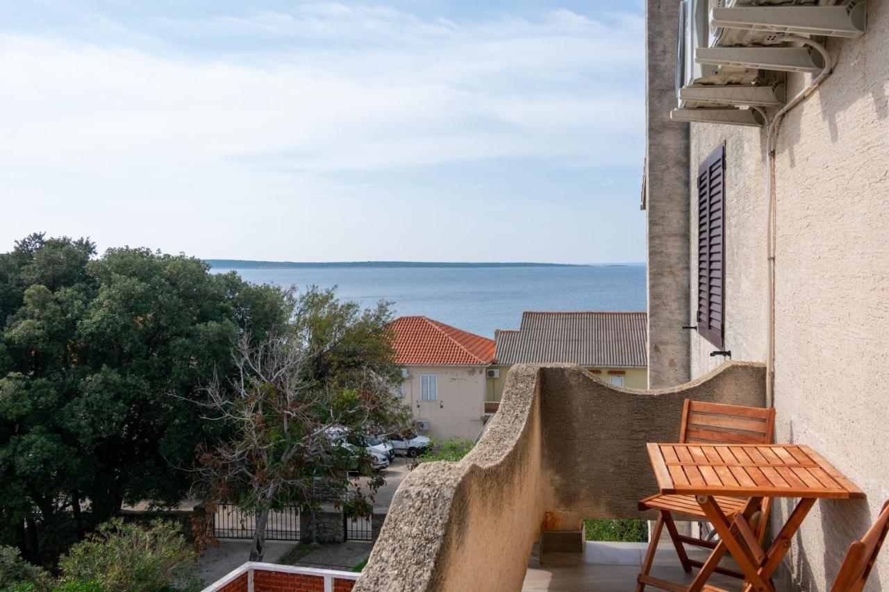 Apartments By The Sea Mandre, Pag - 3084 Kolan Dış mekan fotoğraf