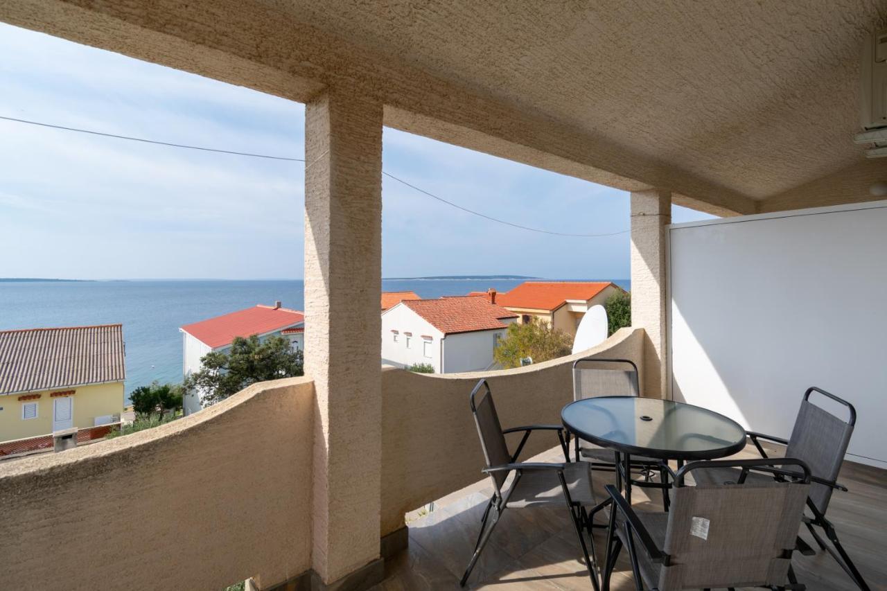 Apartments By The Sea Mandre, Pag - 3084 Kolan Dış mekan fotoğraf